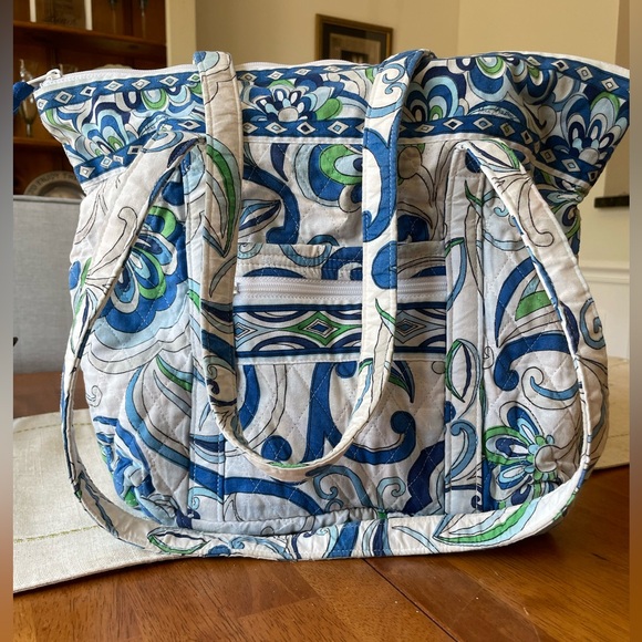 Vera Bradley Mediterranean White weekender, tote & cosmetic Travel Set - Picture 6 of 13